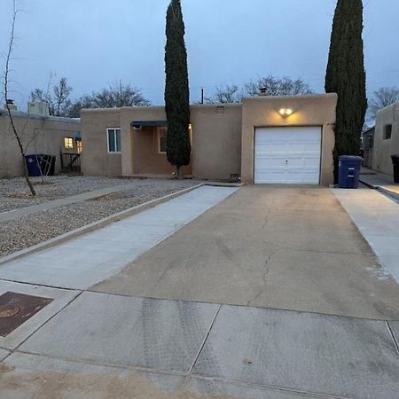 Amazing 2Br Home - Steps To Unm North Campus Albuquerque Zewnętrze zdjęcie